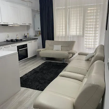 Cozy Deluxe Apartments In Centre Of Historical Suceava Exterior foto