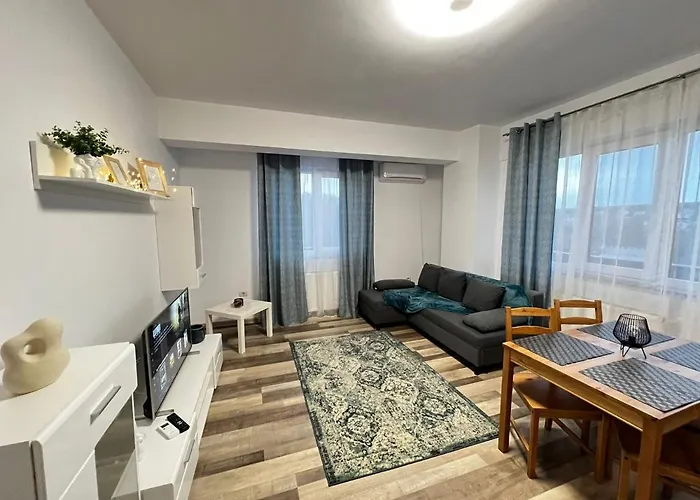 Cozy Deluxe Apartments In Centre Of Historical Suceava