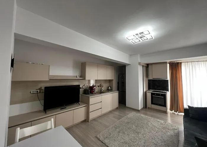 Cozy Deluxe Apartments In Centre Of Historical Suceava