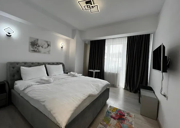 Cozy Deluxe Apartments In Centre Of Historical Suceava