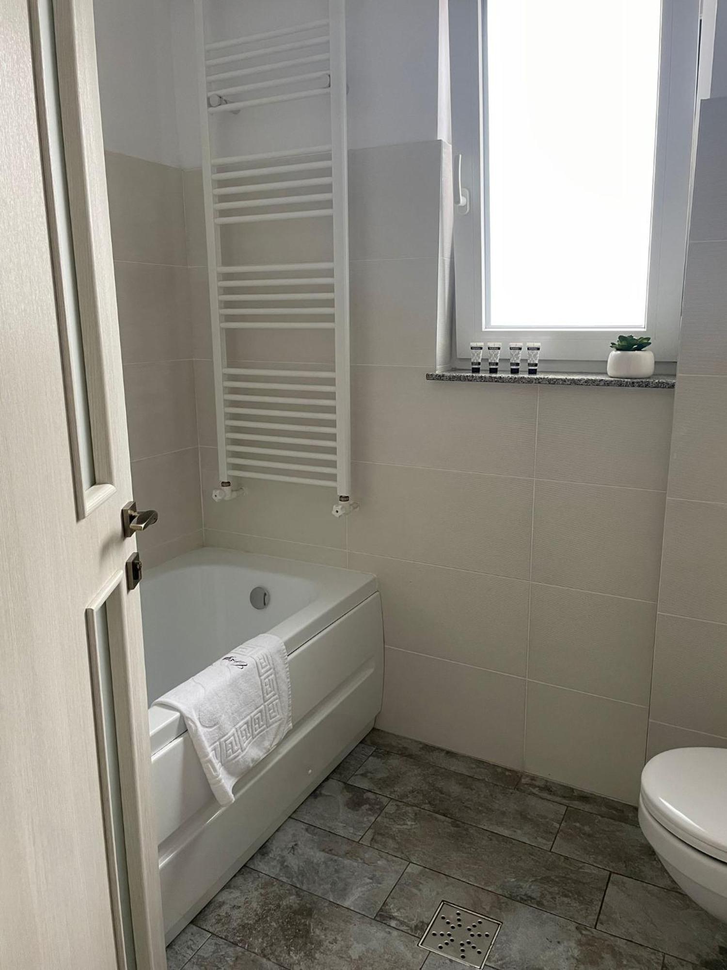 Apartment Cozy Deluxe In Centre Of Historical Suceava